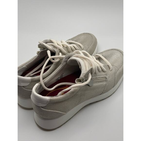 Munro Sutton leather Sneaker in gray silver  size 7.5M - Picture 11 of 11